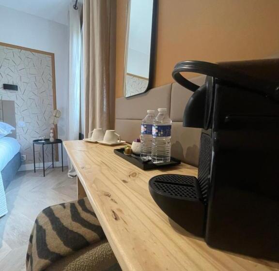ベッドアンドブレックファースト Les 15 Chenes Chambres D Hôtes, Parc Arboré De 5000 M2 à 20km Du Puydufou Une Suite Familiale Et 3 C