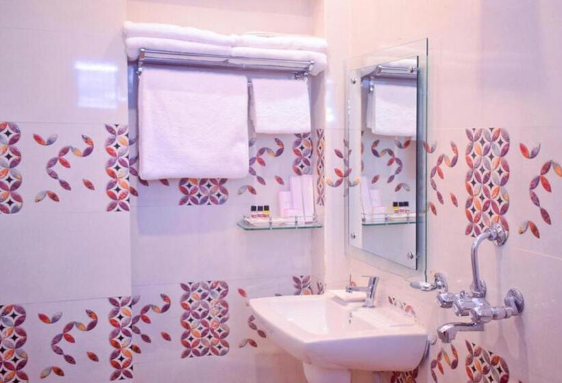 فندق The Kashi Residency