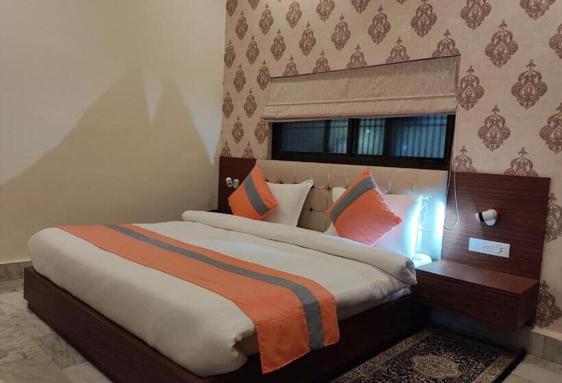 فندق The Kashi Residency