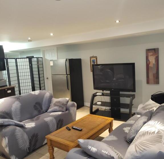 膳宿费 Lovely Guest Entire Apartment Minutes From Ottawa Airport