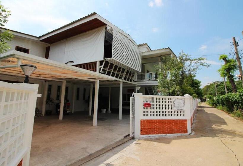 펜션 Room In Guest Room   Baan Khunphiphit Homestay No2229