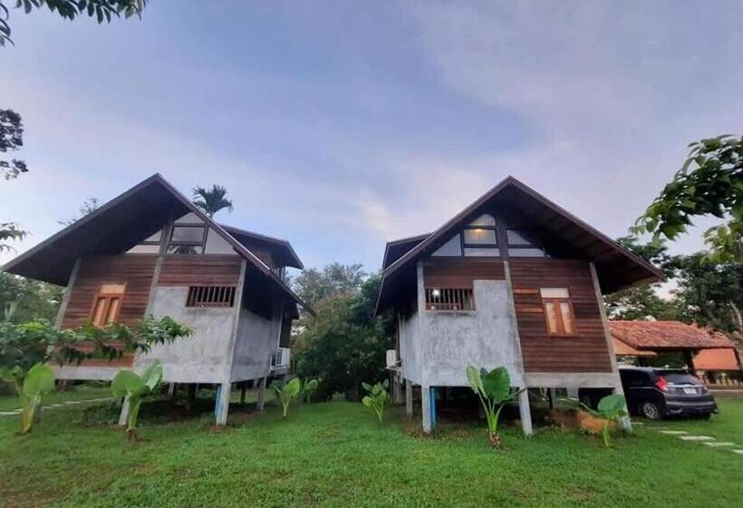 리조트 บ้านวารีชีวา Wareecheewa