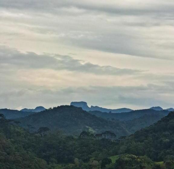 فندق صغير Embahu Suítes   Vista Para Pedra Do Baú E Banheira De Imersão