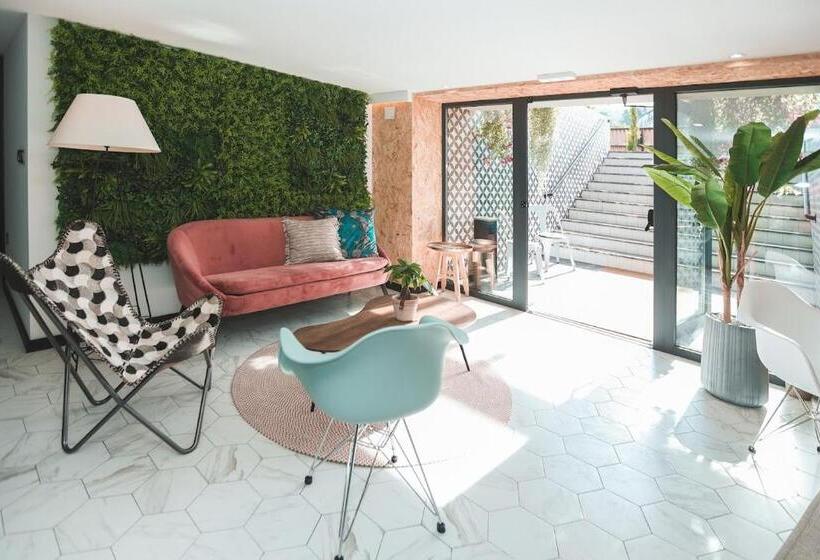 هتل Alma Candida 23