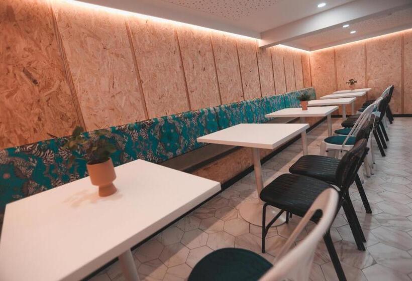 هتل Alma Candida 24