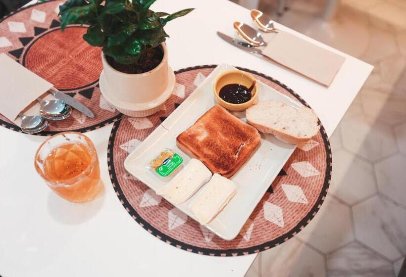 هتل Alma Candida 25