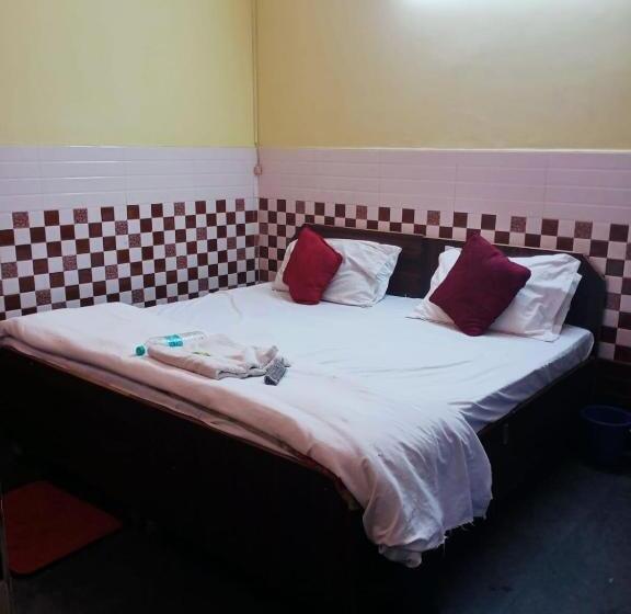 فندق Oyo Flagship 81493 Happy Inn