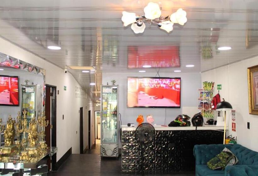 بنسيون Hostal Queens Deluxe