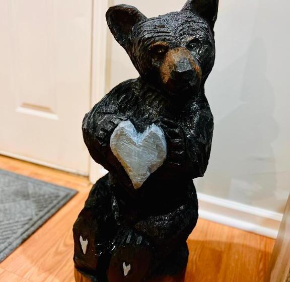 膳宿费 The Bear’s Den