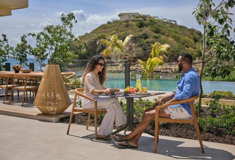 استراحتگاه Six Senses La Sagesse