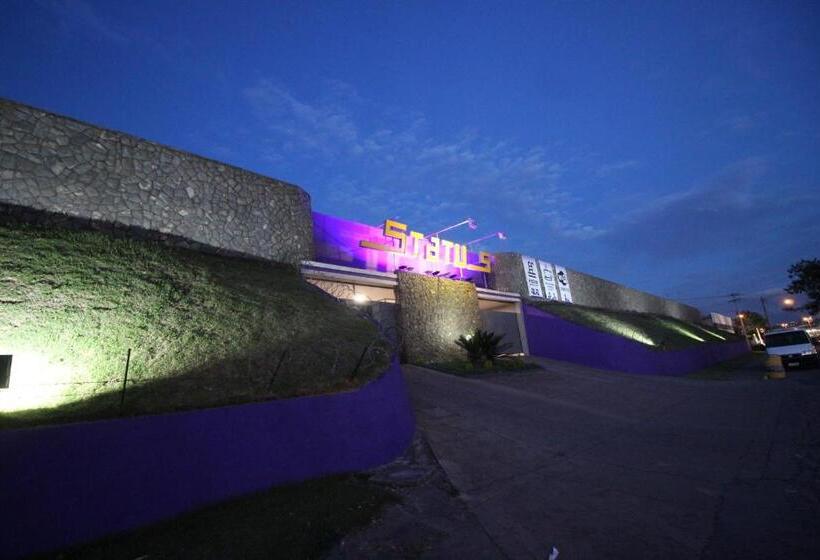 Status Motel