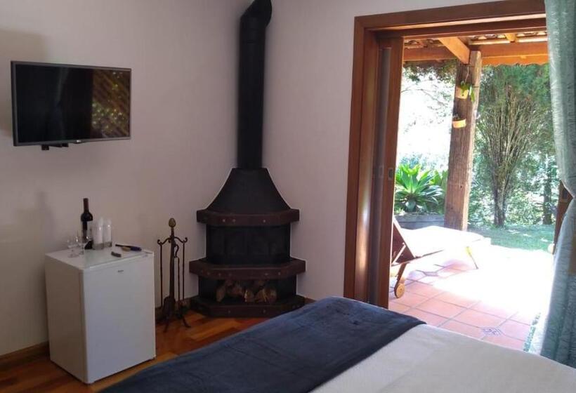 Общежитие Suite Santorini