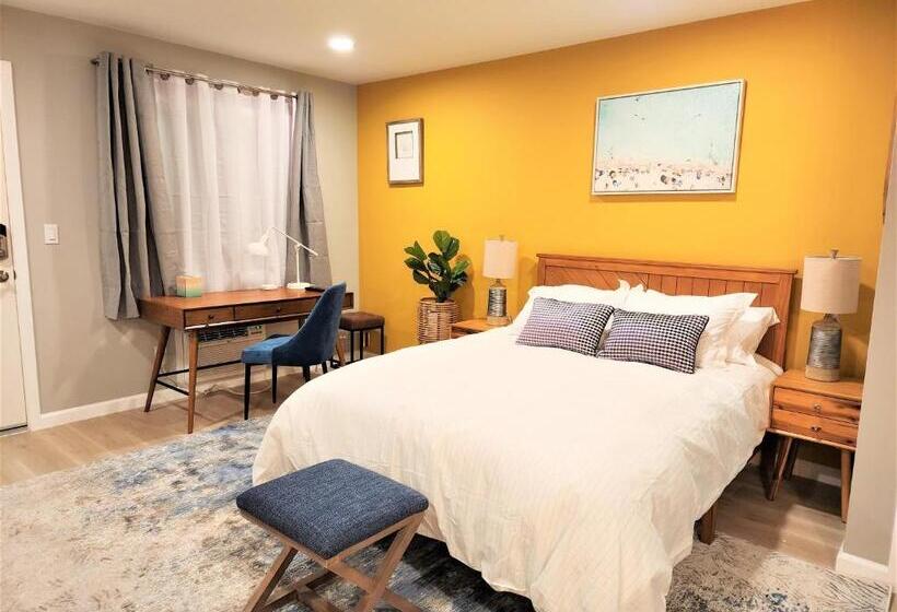 Отель Lake Front Resort