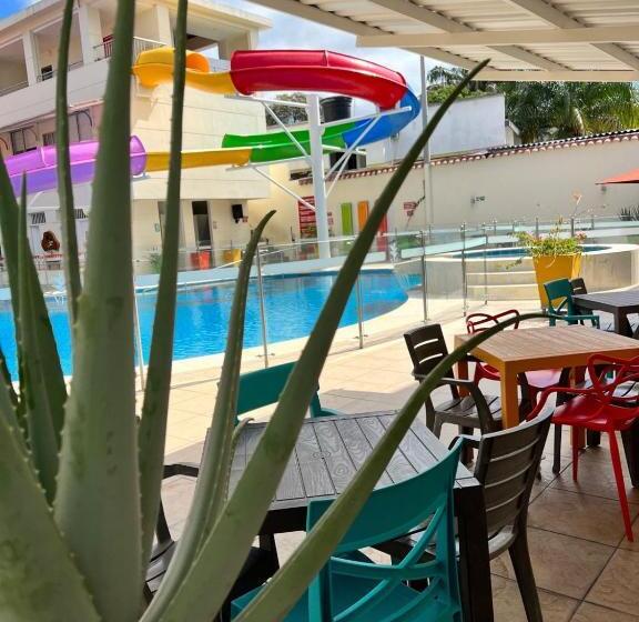 هتل Villa Hasbleidy