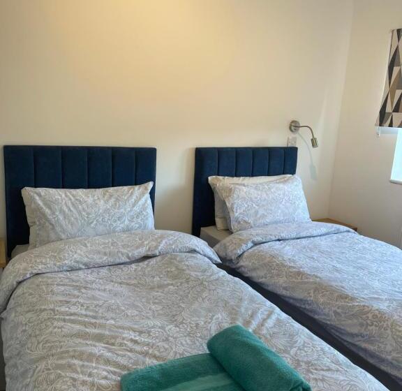 بنسيون Apple Barn Guest House