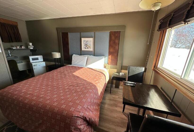 Pinecrest Motel
