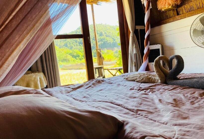 Курорт Panakluea Cottage & Crafts   พนาเกลือ
