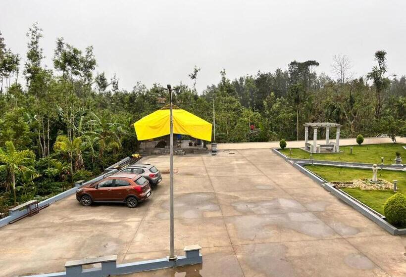 منتجع Thrilok Vihar