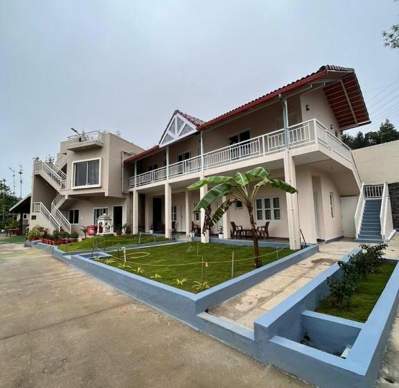 منتجع Thrilok Vihar