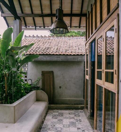 旅馆 Dormitory At Semadi Living