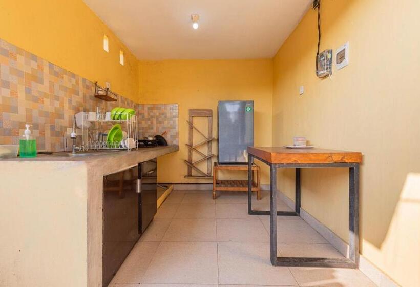 Общежитие Kubu Selat Villa And Glamping