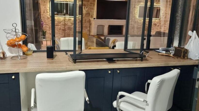 住宿加早餐  La Villa Jacuzzi Et Cinéma Les 300 à 15 Min De Paris Jo 2024 Et Du Stade De France Tarifs Privileges