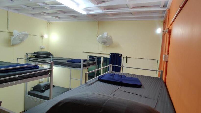 Bon Voyage Sea View Hostel