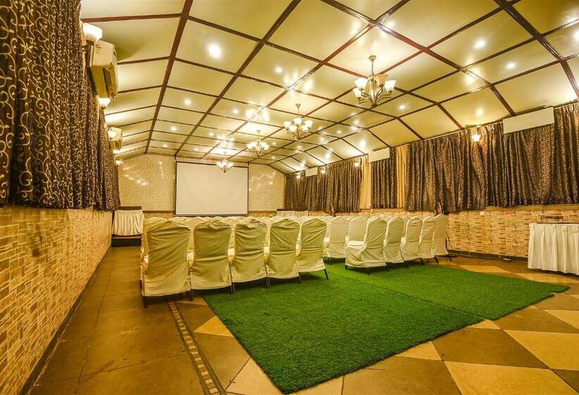 Fabhotel Shakti Palace   Nr Ponda