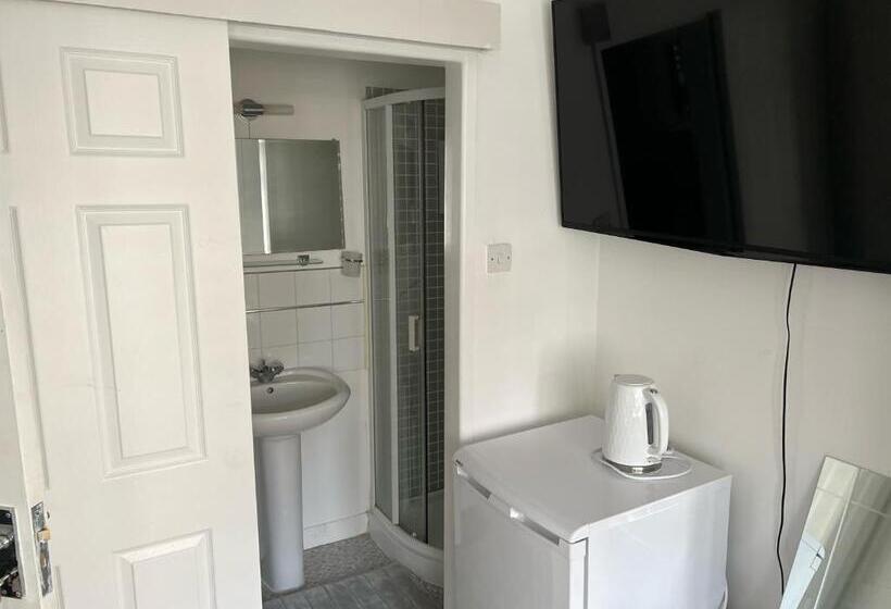 فنادق الكبسولة Alder En Suite Self Catering With Private Shower 3