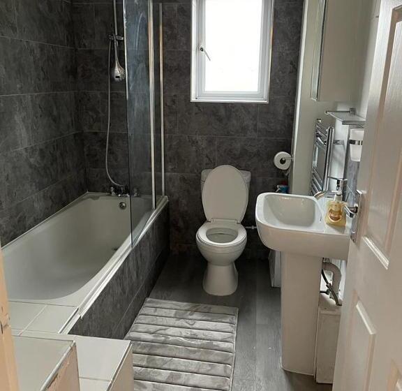 فنادق الكبسولة Alder En Suite Self Catering With Private Shower 3