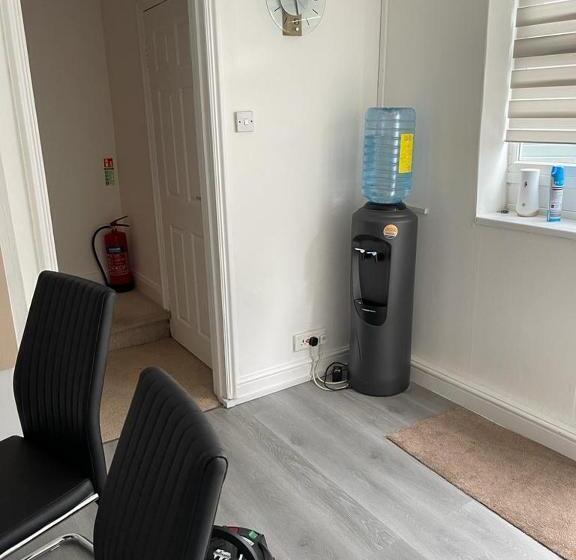 فنادق الكبسولة Alder En Suite Self Catering With Private Shower 3