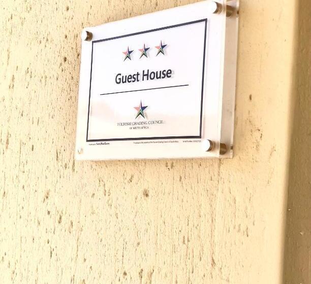 Отель Mohlaletse Guest House