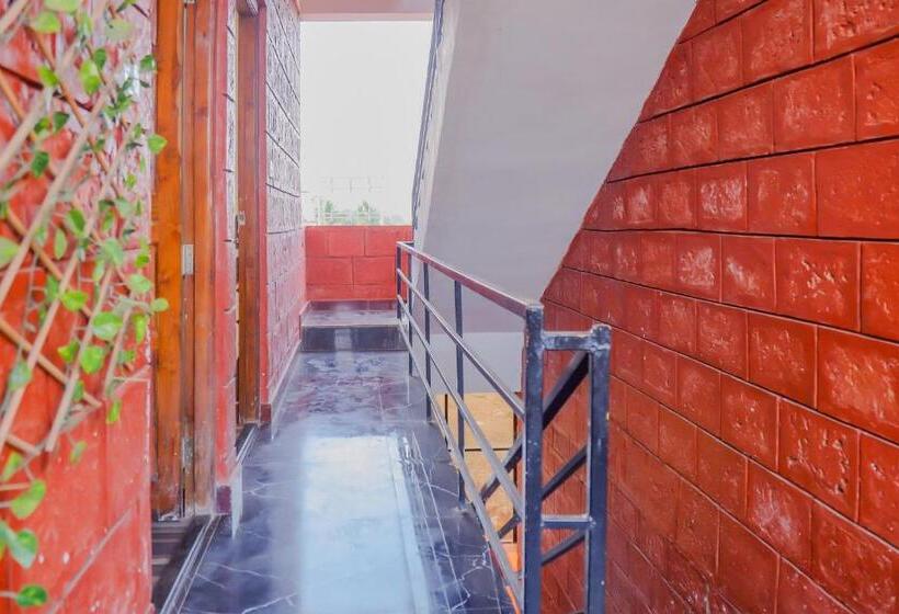 فندق Oyo Flagship 84379 York Inn