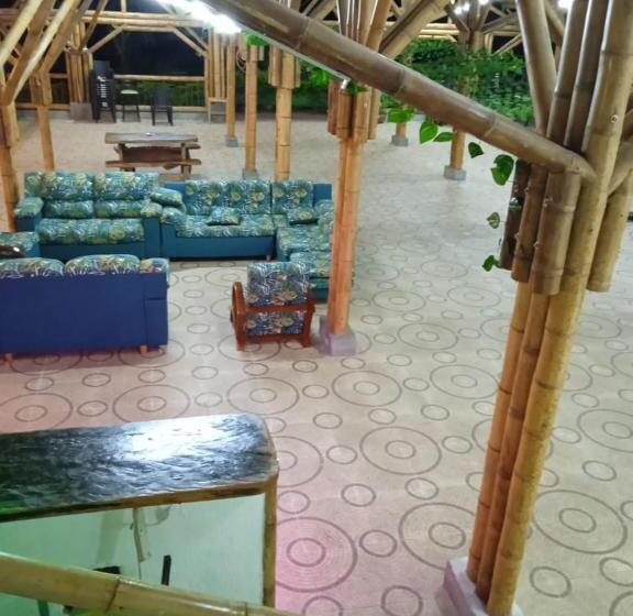 هتل Puerta Del Cafe