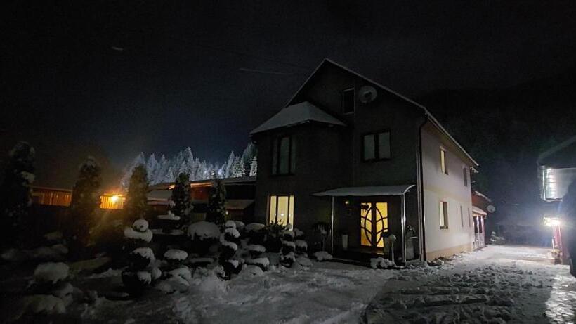 ペンション садиба квітка карпат