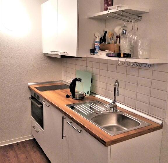 پانسیون Sroom Stuttgart Flughafen Messe