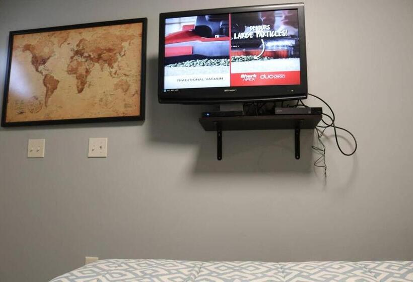 호스텔 Cozy Room Near Downtown Hendersonville