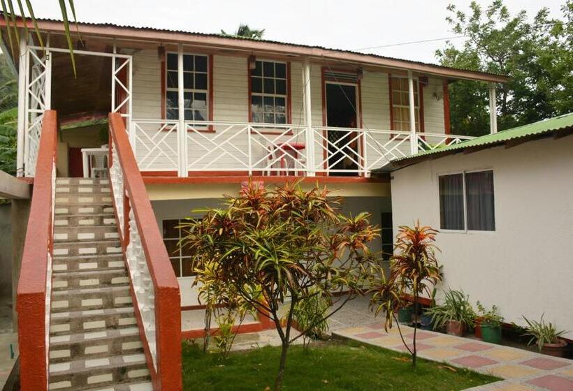 هاستل Posada Valerie