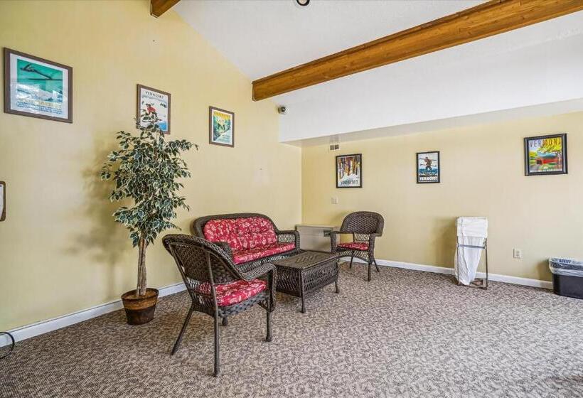 Cedarbrook Hotel Room W/2 Doubles 117
