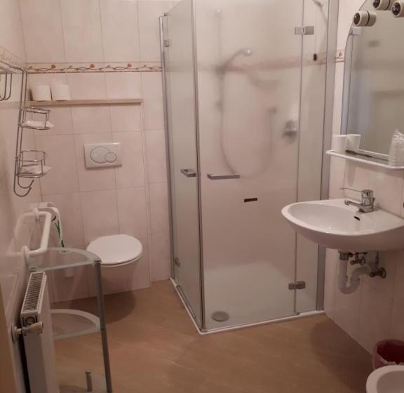 فندق Garni Eden Bed And Breakfast