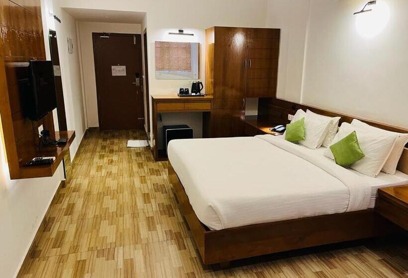 فندق Queens Tourist Home