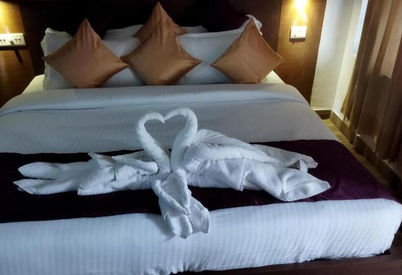 فندق Queens Tourist Home