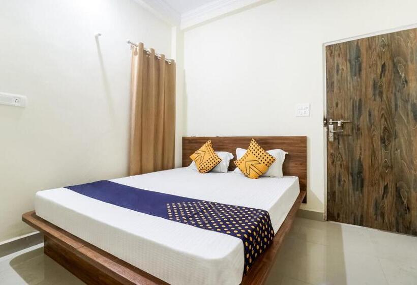 ホテル Spot On 40073 Yash Homestay