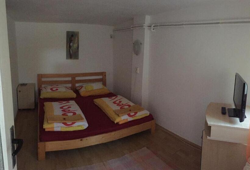 פנסיון Sárvári Vendégház Pécs,hosszúhetény