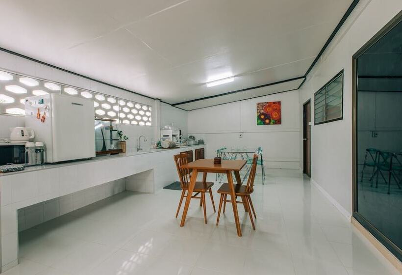 تختخواب و صبحانه Banya Bnb
