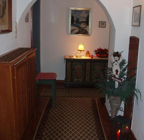 تختخواب و صبحانه Haus Dr. Küng