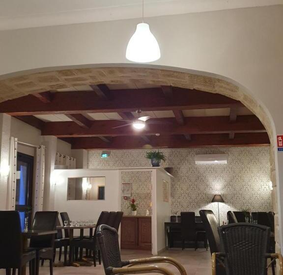 ホテル Auberge De La Tour  Appartements