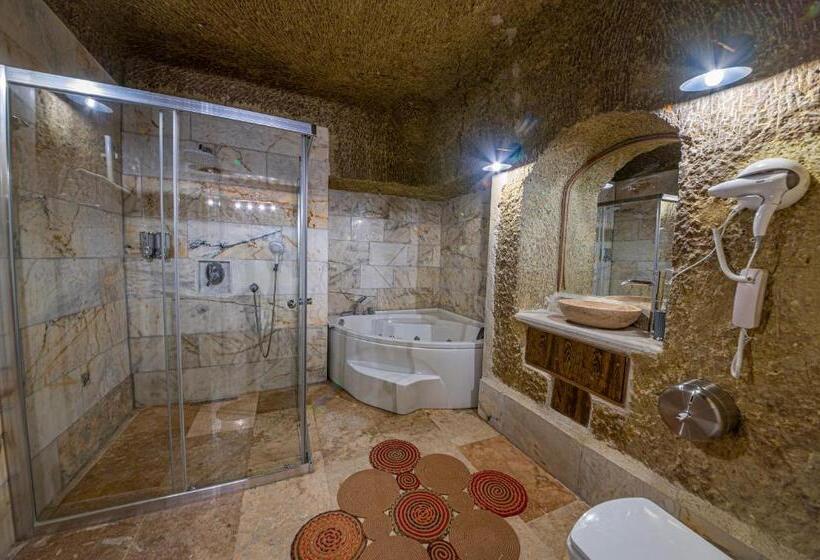 هتل Belenus Cave House