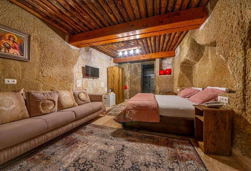 هتل Belenus Cave House