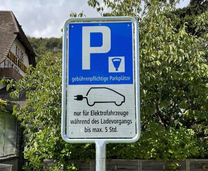 Отель Fontana Budget
